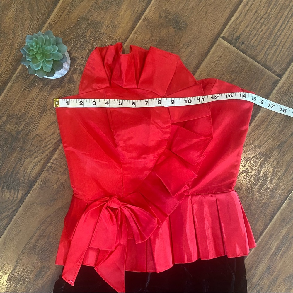 Vintage red and black velvet cocktail dress - Picture 8 of 16